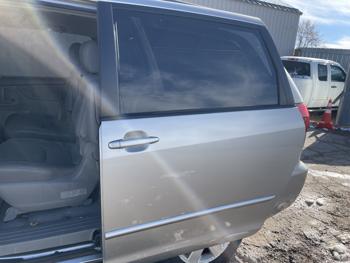 2004 toyota sienna xle with 143682 miles for sale near elk-river, minnesota 2bc8c86113a147e890e17153ba376367.jpg
