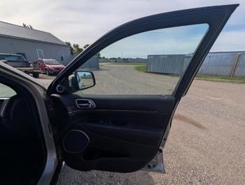 2014 jeep grand-cherokee summit-4wd with 200569 miles for sale near elk-river, minnesota 2c1cfb8c80164216907b68aa47a9a799.jpg