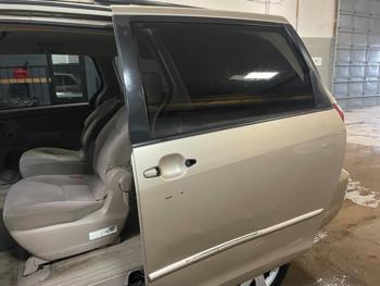2005 toyota sienna with 243685 miles for sale near elk-river, minnesota 2cdb5a6844a947b19c524e54b25f00d2.jpg