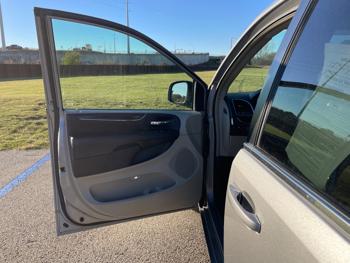 2016 chrysler town-&-country touring with 138021 miles for sale near rochester, minnesota 2ec838f5db544e7ba7a8fd8ce8d54c94.jpeg