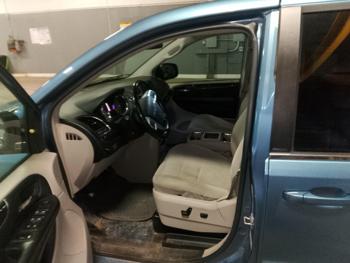 2011 chrysler town-&amp;-country touring with 139586 miles for sale near elk-river, minnesota 2fcdc568f6024ca69587c0983eace857.jpg