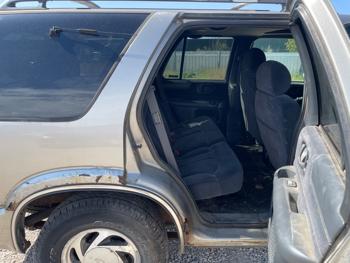 2000 chevrolet blazer ls-4-door-4wd for sale near elk-river, minnesota 2fdde98089614d05a8ce3839260bd93a.jpeg