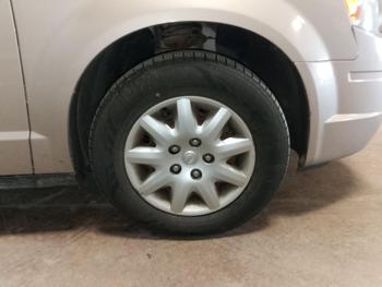 2009 chrysler town-&-country lx with 212963 miles for sale near elk-river, minnesota 320d3419eec947e4bf248536646f670d.jpg
