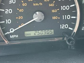 2005 toyota sequoia sr5-4wd with 250906 miles for sale near elk-river, minnesota 329c9fe41bba44e2a95fad4d6568f4c1.jpeg