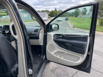 2016 chrysler town-&-country touring with 144645 miles for sale near elk-river, minnesota 32bb604c8f06413e97db002fffeef36a.jpeg