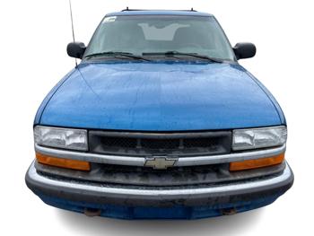2001 chevrolet s10-pickup ext.-cab-4wd with 140781 miles for sale near elk-river, minnesota 333e06fe3ccb43288a1c481195e1e601.jpg
