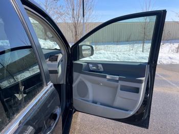 2008 chrysler town-&-country touring with 153950 miles for sale near lake-elmo, minnesota 3347ad53bf304b208c67cc66b64ad83d.jpeg