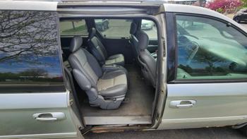 2004 dodge grand-caravan sxt with 275900 miles for sale near burnsville, minnesota 33d787e170d245d1a12f80759779dea8.jpg