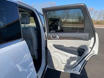 2018 jeep grand-cherokee summit-4wd with 160031 miles for sale near rochester, minnesota 35bbd4f954884c20af5baac88cccd2e5.jpeg