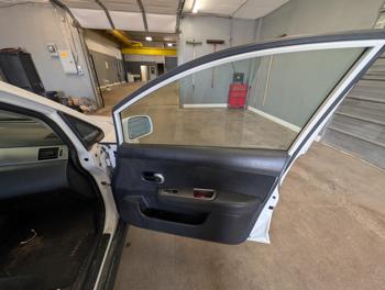 2012 nissan versa 1.8-sl-hatchback with 235732 miles for sale near elk-river, minnesota 35d5b635783b4e649a217bd4f46a9184.jpg