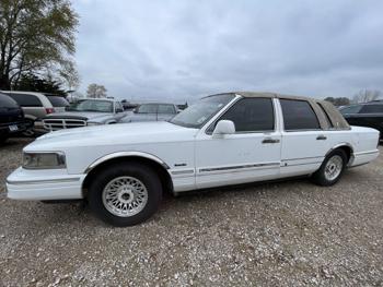 1997 lincoln town-car sel with 257716 miles for sale near elk-river, minnesota 360fc37eb9934afbbb84c58c2540d422.jpg