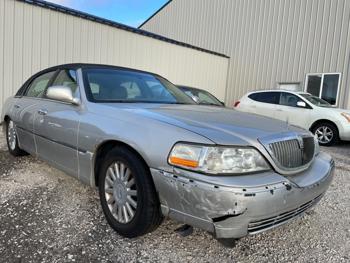 2005 lincoln town-car with 210142 miles for sale near elk-river, minnesota 3686fa0e7d5b4babb582d84ff669536b.jpg