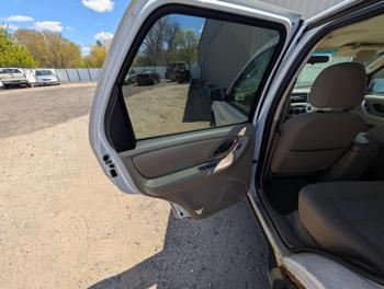 2005 ford escape xlt-4wd with 181896 miles for sale near elk-river, minnesota 37be4c605f5e4ae5aeeeec3779750957.jpg