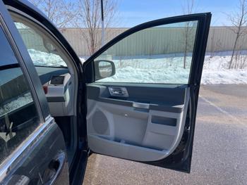 2008 chrysler town-&-country touring with 153950 miles for sale near lake-elmo, minnesota 39579420f41c47729a50c9c5fff73158.jpeg