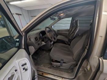 2006 chrysler town-&-country base with 224797 miles for sale near elk-river, minnesota 3b5da223b1f34d488a1a7329e21873ef.jpg