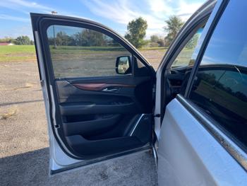 2015 cadillac escalade premium-4wd with 176275 miles for sale near hastings, minnesota 3d0177c2a071460889c41df5bfba0774.jpeg