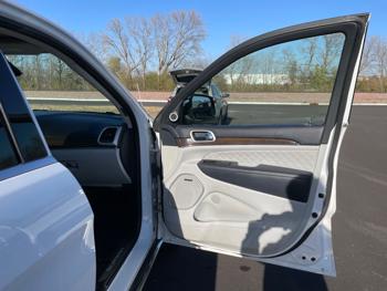 2018 jeep grand-cherokee summit-4wd with 160031 miles for sale near rochester, minnesota 3f8a1f3422b9456b97ac6f1d2eff410b.jpeg