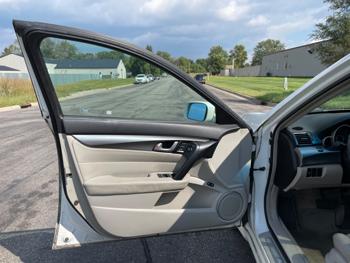 2009 acura tl 5-speed-at-with-tech-package with 143967 miles for sale near elk-river, minnesota 3fdfdbb82a7b46d7b034412f935e7a10.jpeg