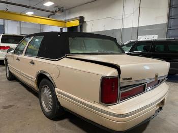 1997 lincoln town-car with 211180 miles for sale near elk-river, minnesota 405f5e4d760c45e2bd5c59b7f13c636e.jpg