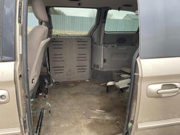 2002 chrysler town-and-country ex--touring-edition with 145628 miles for sale near elk-river, minnesota 42d548f1f8d14bb4a712766aef01d2e2.jpg