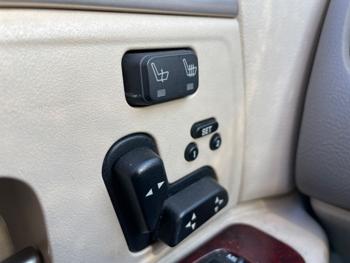 2003 lincoln town-car cartier with 147179 miles for sale near elk-river, minnesota 44c34662532144f48e000416a5274112.jpeg