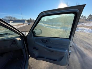 2001 chevrolet s10-pickup ext.-cab-2wd with 146806 miles for sale near elk-river, minnesota 46714eaef4ff48f0be00165154b2664a.jpeg