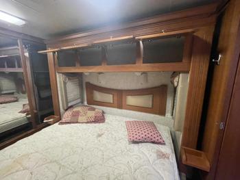 2006 freightliner x-line-motorhome - with 27483 miles for sale near elk-river, minnesota 472d8772546e4bba9f40eda7d8a06534.jpg