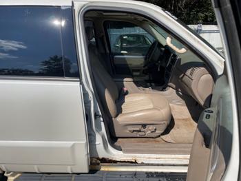 2004 mercury mountaineer convenience-1 with 231936 miles for sale near elk-river, minnesota 480e40a898c34a71a12815663a24a7b0.jpeg