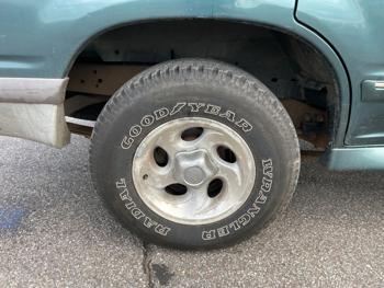 1997 ford explorer xlt-4-door-awd with 172185 miles for sale near elk-river, minnesota 480e6198b34640d9a578d32d54e50dd4.jpeg