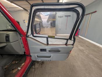 1998 jeep wrangler se with 165405 miles for sale near elk-river, minnesota 48d0b9f851424062a39f290a51b0e8ea.jpg