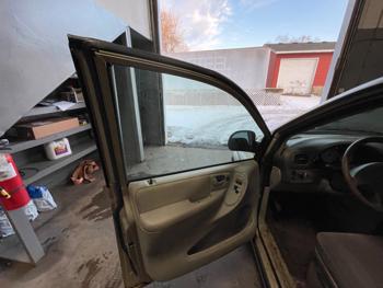 2006 chrysler town-&-country base with 98507 miles for sale near elk-river, minnesota 48dc395a8c8f43ccb132c09d6239d089.jpeg