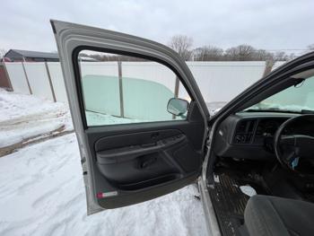 2004 chevrolet silverado-1500 ext.-cab-short-bed-4wd with 157564 miles for sale near elk-river, minnesota 49abccc4e3404af1b3c4043944106fd9.jpeg