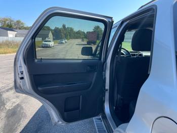 2009 ford escape xlt-fwd-v6 with 183013 miles for sale near elk-river, minnesota 4b3f1dc892a84319b1d336b9f948789c.jpeg