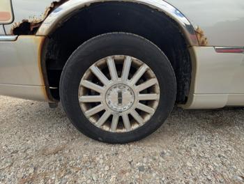 2003 lincoln town-car signature for sale near elk-river, minnesota 4cf90e08568d47ed9ed14be68b336b8c.jpg