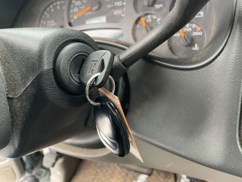 2004 chevrolet suburban 1500-4wd with 177654 miles for sale near fridley, minnesota 4e4d6cddc00f4b91aa6a049a50440768.jpeg