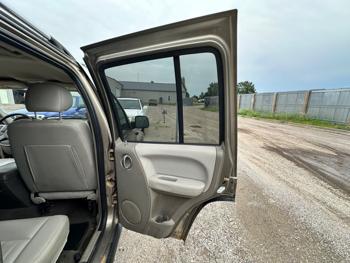 2005 jeep liberty limited-4wd with 158358 miles for sale near elk-river, minnesota 50d111bb81eb486e82fee6d23c318861.jpeg