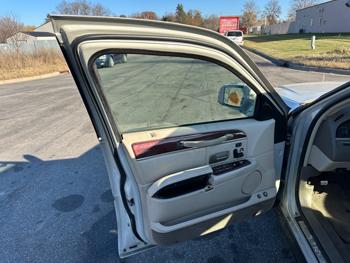 2004 lincoln town-car ultimate-l with 179159 miles for sale near elk-river, minnesota 50fd03c1ccfd44eeb17475cea8741df8.jpeg