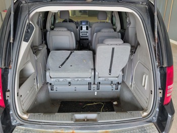 2009 chrysler town-&amp;-country with 195103 miles for sale near elk-river, minnesota 539753fc43df4317a3de147e1a181d19.jpg
