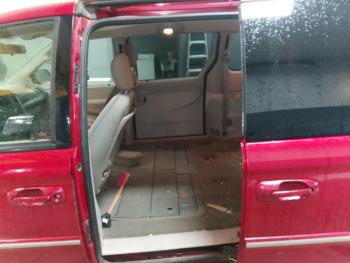 2006 chrysler town-&-country touring with 113578 miles for sale near elk-river, minnesota 53b51a52c231415fa80dd200cfe7f597.jpg