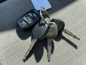 2005 toyota camry le with 244244 miles for sale near elk-river, minnesota 54cd757379434f9398da97144460e9c5.jpeg