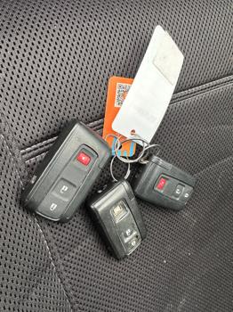 2006 toyota prius 4-door-liftback with 191056 miles for sale near elk-river, minnesota 5733e5f0e5b342f1a86d51a5acef159a.jpeg