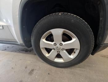 2011 jeep grand-cherokee laredo-4wd with 178808 miles for sale near elk-river, minnesota 5a098004889f4085b9040fec9c582d79.jpg