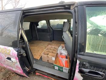 2006 chrysler town-and-country base-lx with 227559 miles for sale near elk-river, minnesota 5a465efac8b64b62b4a39cb41ae996bd.jpg