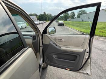 2006 toyota highlander v6-2wd-with-3rd-row-seat with 194228 miles for sale near elk-river, minnesota 5b6416dba51c4b85a42762548abab0f1.jpeg