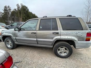 1997 jeep grand-cherokee laredo with 220728 miles for sale near elk-river, minnesota 5b9d7a3e94e545788798c35e4c376c13.jpg