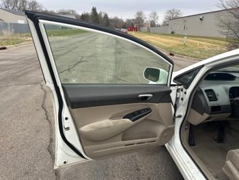 2009 honda civic lx-sedan-5-speed-at with 201694 miles for sale near elk-river, minnesota 5ba8ec322668473daea7b8b79339d1d3.jpeg