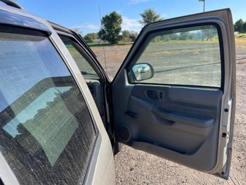 1999 chevrolet blazer 4-door-4wd with 134388 miles for sale near hastings, minnesota 5bacce1f11d34821b931b1617cd695fe.jpeg
