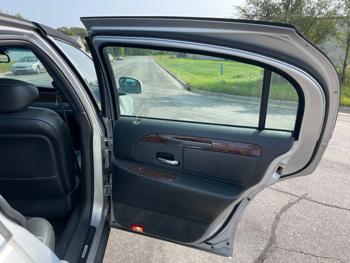 2002 lincoln town-car signature with 144823 miles for sale near elk-river, minnesota 5e39f16983614c6eb9587eb7d0c6d127.jpeg