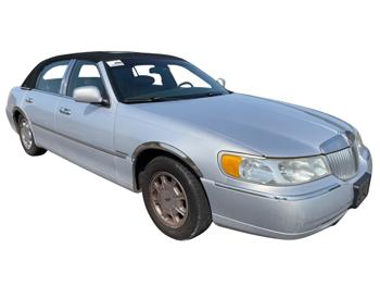 2002 lincoln town-car signature with 144823 miles for sale near elk-river, minnesota 5fad32f5fd6e45009f7eb865a5df9c6b.jpg