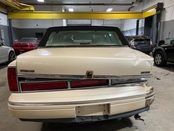 1997 lincoln town-car with 211180 miles for sale near elk-river, minnesota 61f596c43fdf46f6b1c40a53ae687bd2.jpg